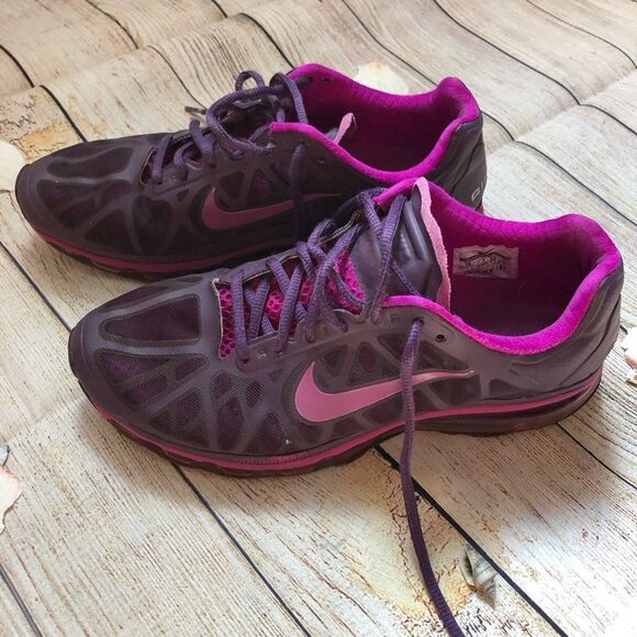 Nike AirMax Woman’s, Dark Purple Nike AirMax - Picture 3 of 8
